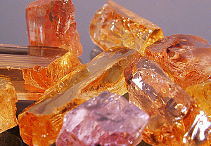 Topaz zlatý Imperial - krystaly3.jpg